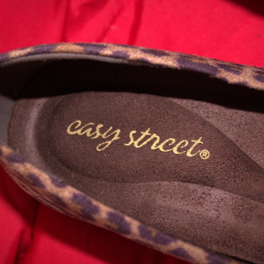 Easy Street Peace Leopard Super Suede NIB 7, 7.5, 8, 9 / Mediums and Narrows - Picture 10 of 14
